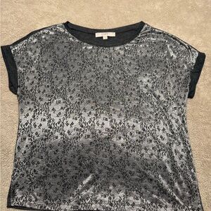 LOFT Women's Black and Gray Patterned Tee